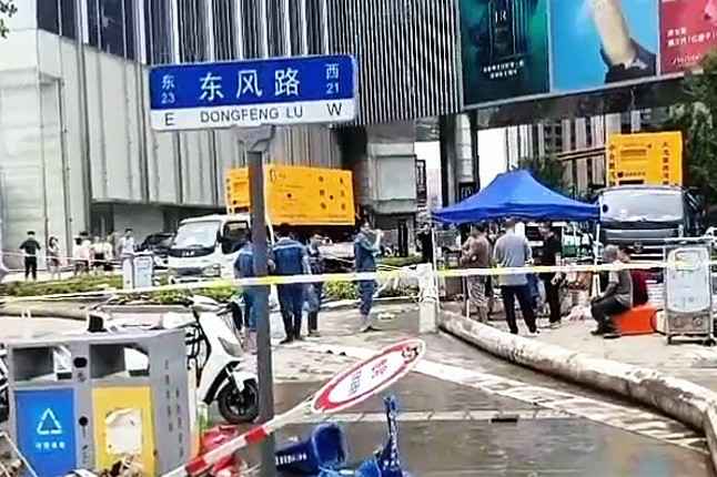 乐竟·官方端网站入口-乐竟(中国)排涝突击队在排涝现场