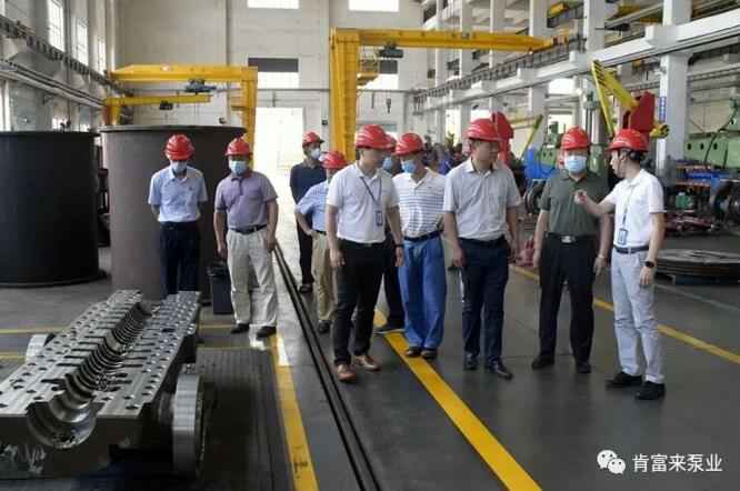 董事长、总经理陈迪,党委副书记黎宇明陪同调研组一行参观开云官方版网站登录入口-开云(中国)展览室